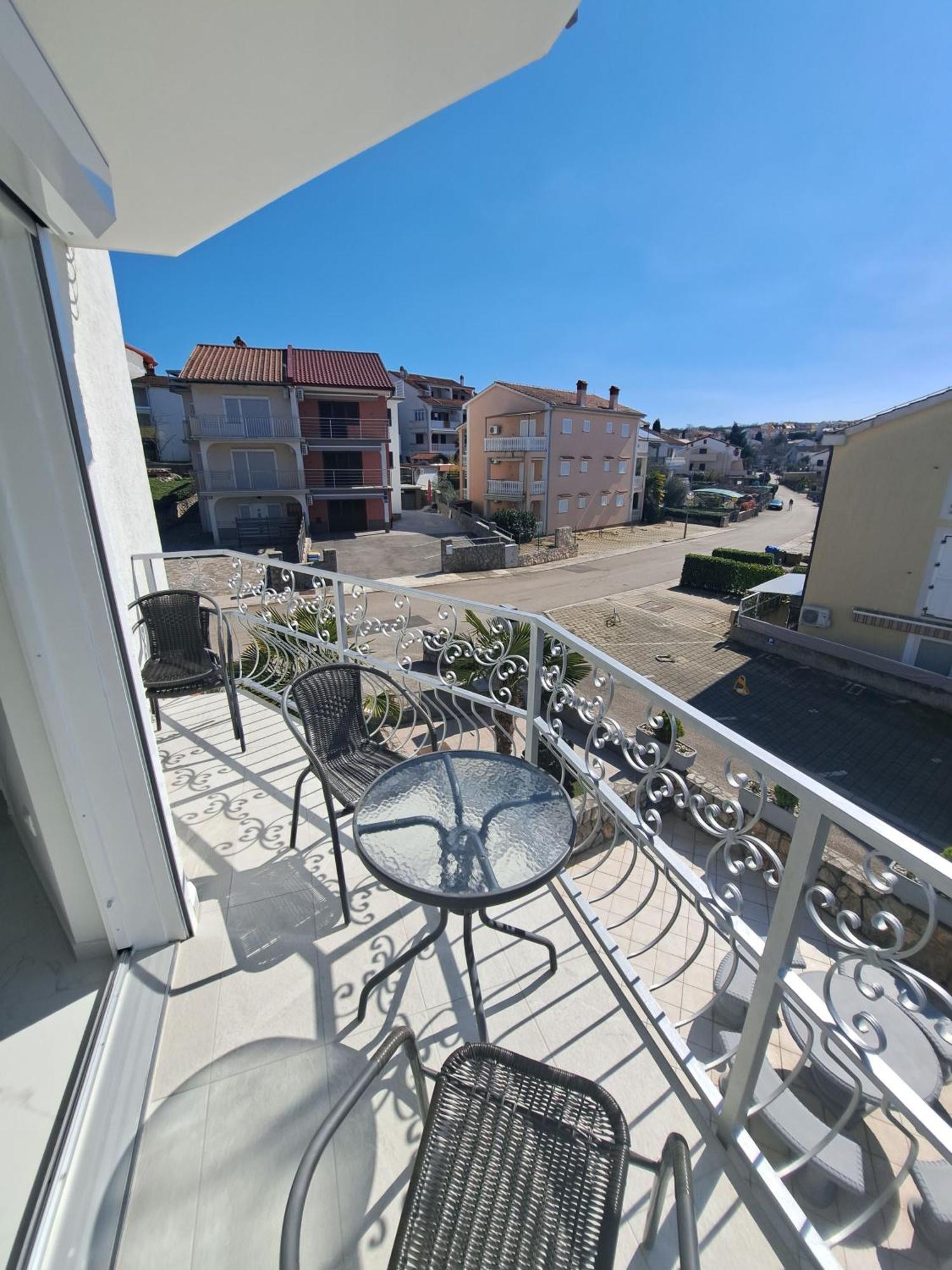 Apartmani Totic Malinska Εξωτερικό φωτογραφία